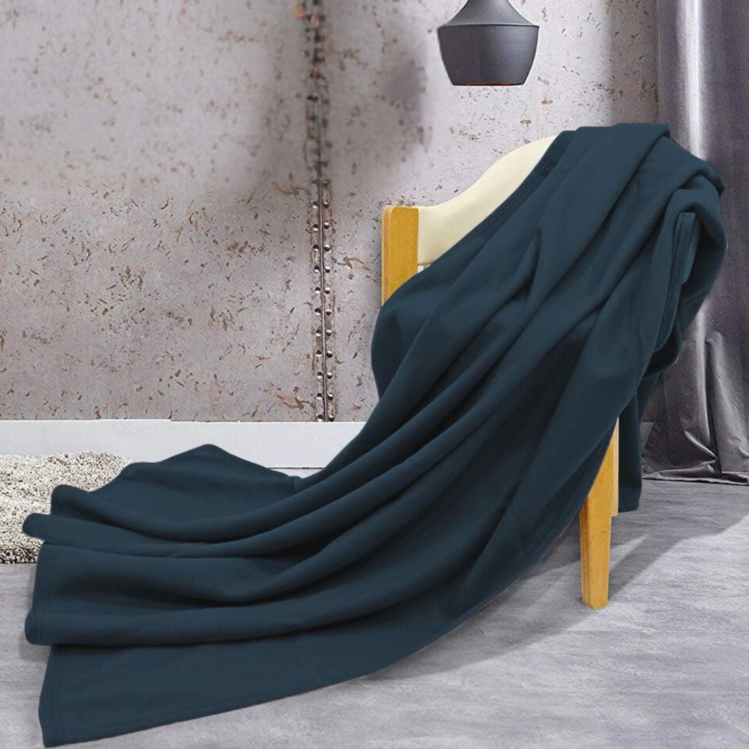 bellolin Flano Blanket for Single Bed, Super Soft Lightweight Polar Fleece Blanket, Warm and Cozy Kambal, All-Season Bla