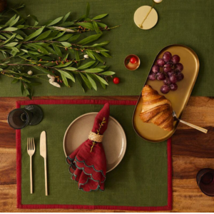 Holy Grail Homes Fairy Forest 100% Organic Cotton Table Linen Set of 6 Placemats, 6 Napkins, 1 Table Runner, Nature Inspired Yarn Dyed Chambray Fabric for Dining Room, Kitchen & Special Occasions