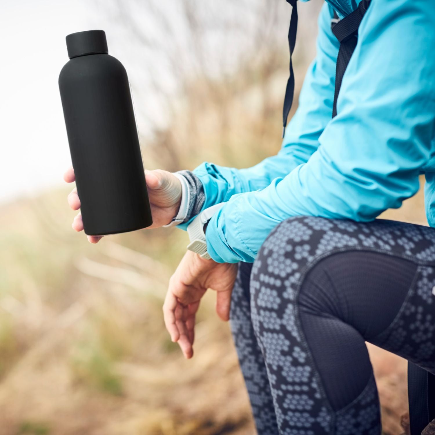 SuperGeneriX 17oz Matte Finish Stainless Steel Water Bottle | Vacuum Insulated Travel Bottle |12 hrs Hot & 18 hrs Cold| Smooth Rubber Finish Water Bottle (Black)