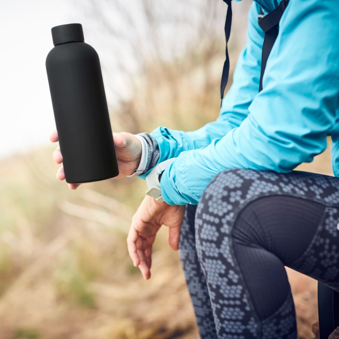 SuperGeneriX 17oz Matte Finish Stainless Steel Water Bottle | Vacuum Insulated Travel Bottle |12 hrs Hot & 18 hrs Cold| Smooth Rubber Finish Water Bottle (Black)